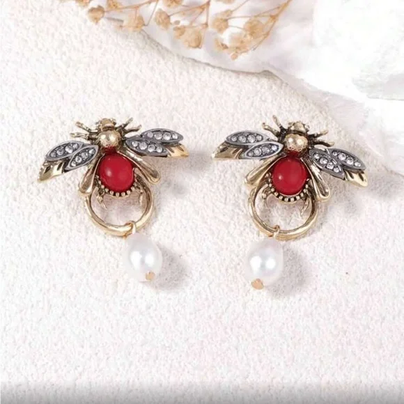 ✨NEW Elegant Red and Silver Statement Bee Earrings - Picture 2 of 4